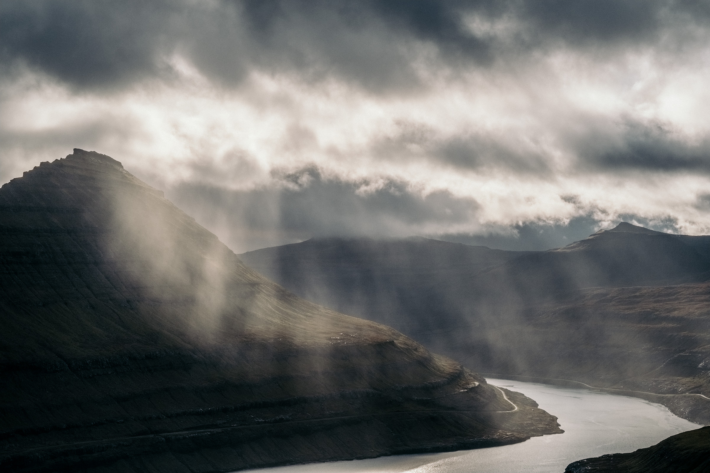 Funningsfjørđur, Eysturoy, Färöer-Inseln, Foto: Martin Hülle